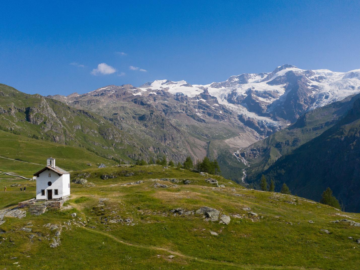 Mercatino di ferragosto all'alpe Sant'Anna