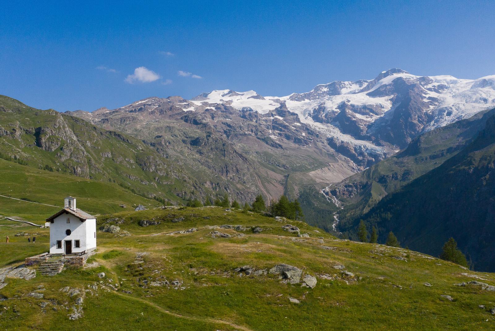 Mercatino di ferragosto all'alpe Sant'Anna