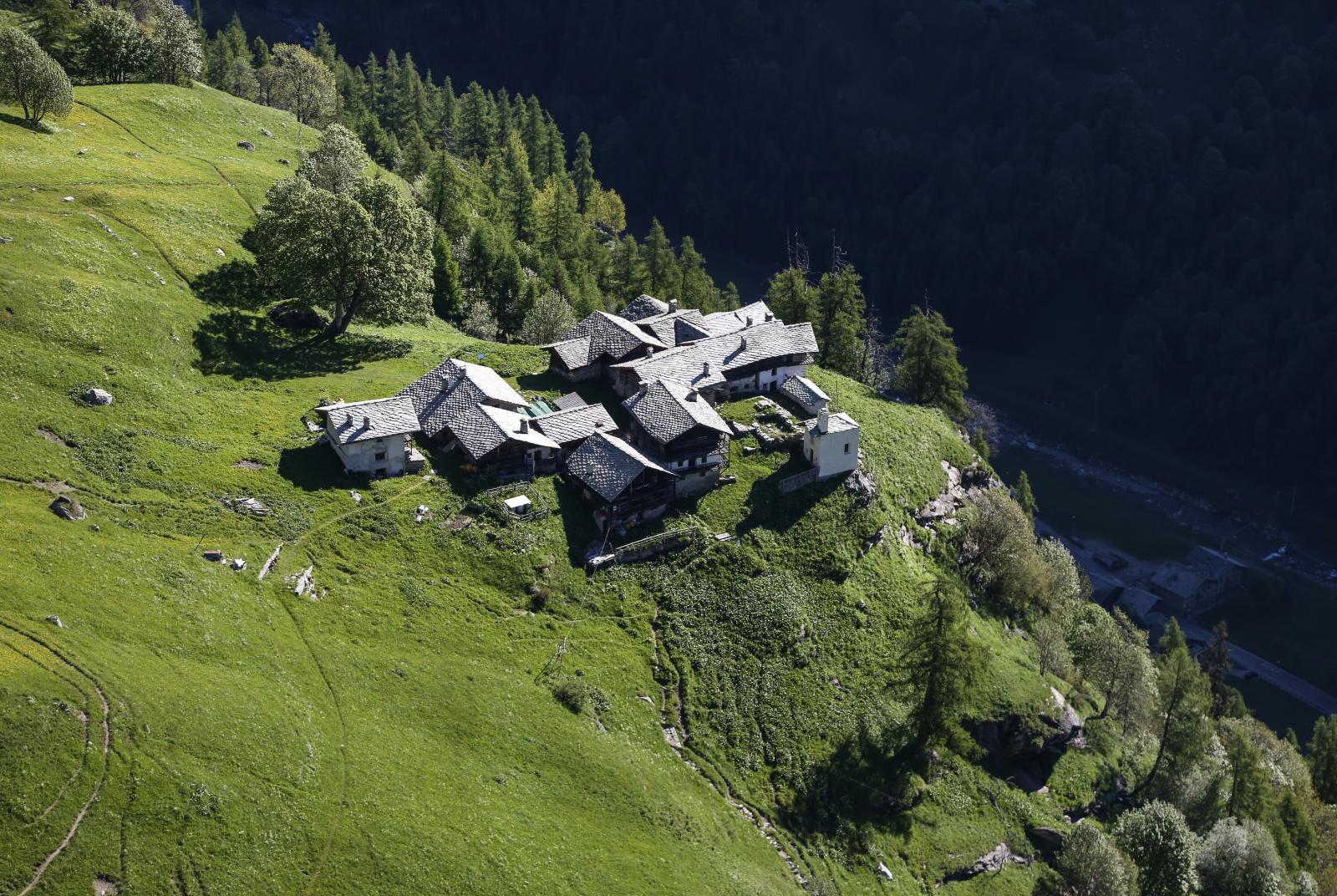 Mostra "Uomini, territorio e nomi di luogo nell'Alta Valle del Lys"