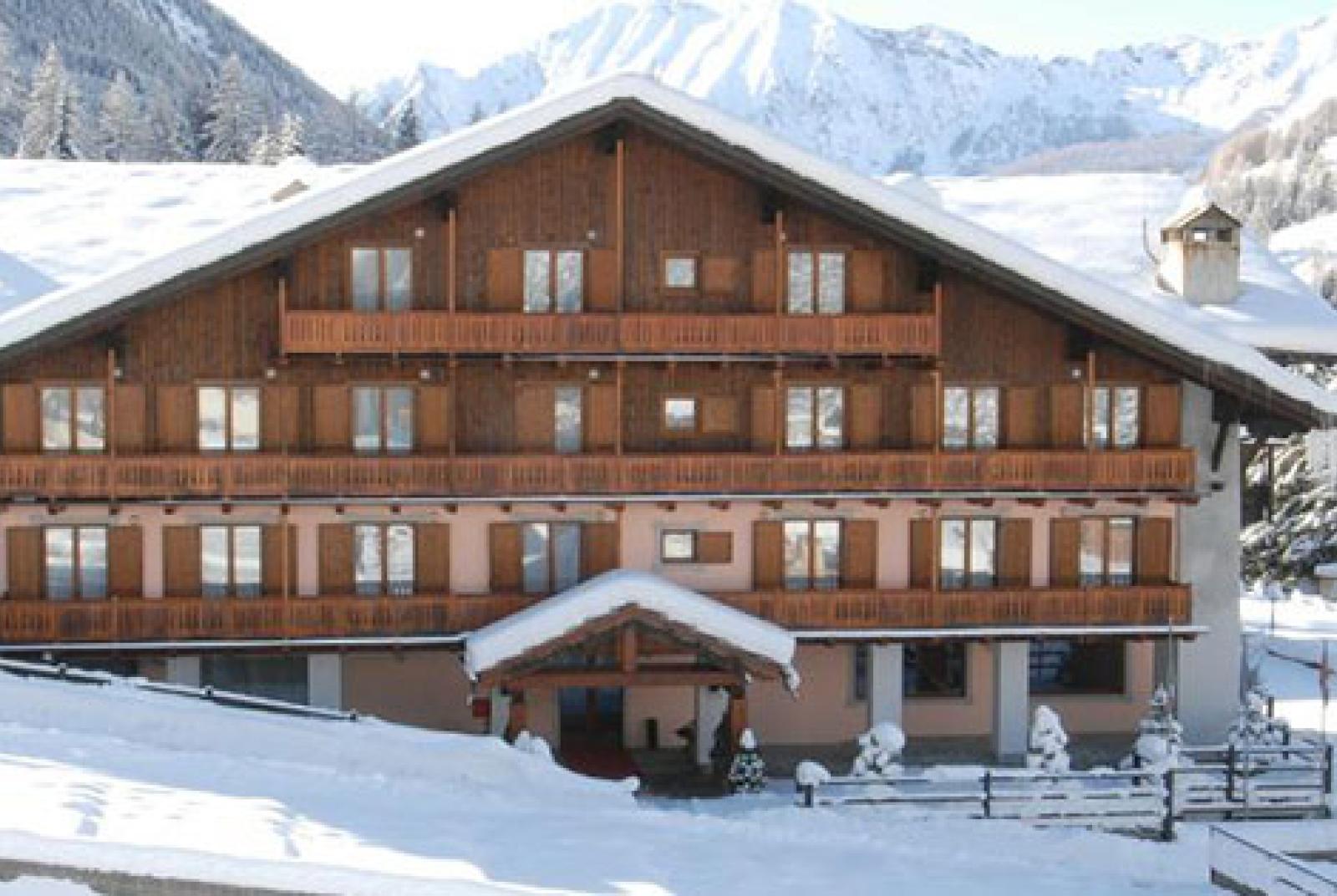 HOTEL DE CHAMPOLUC